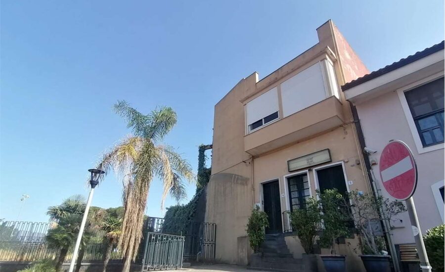 S. G. La Punta casa singola uso ufficio mq.200