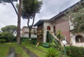 S. G. La Punta porzione di villa uso ufficio mq200