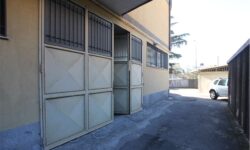 San Gregorio magazzino deposito con uffici