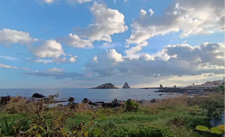 Lungomare Galatea bilocale arredato fronte mare