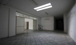 Locale commerciale Cat. C/3 mq. 300 con cortile